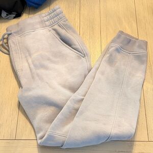 Men’s Under Armour fleece lined Gray Sweatpant joggers